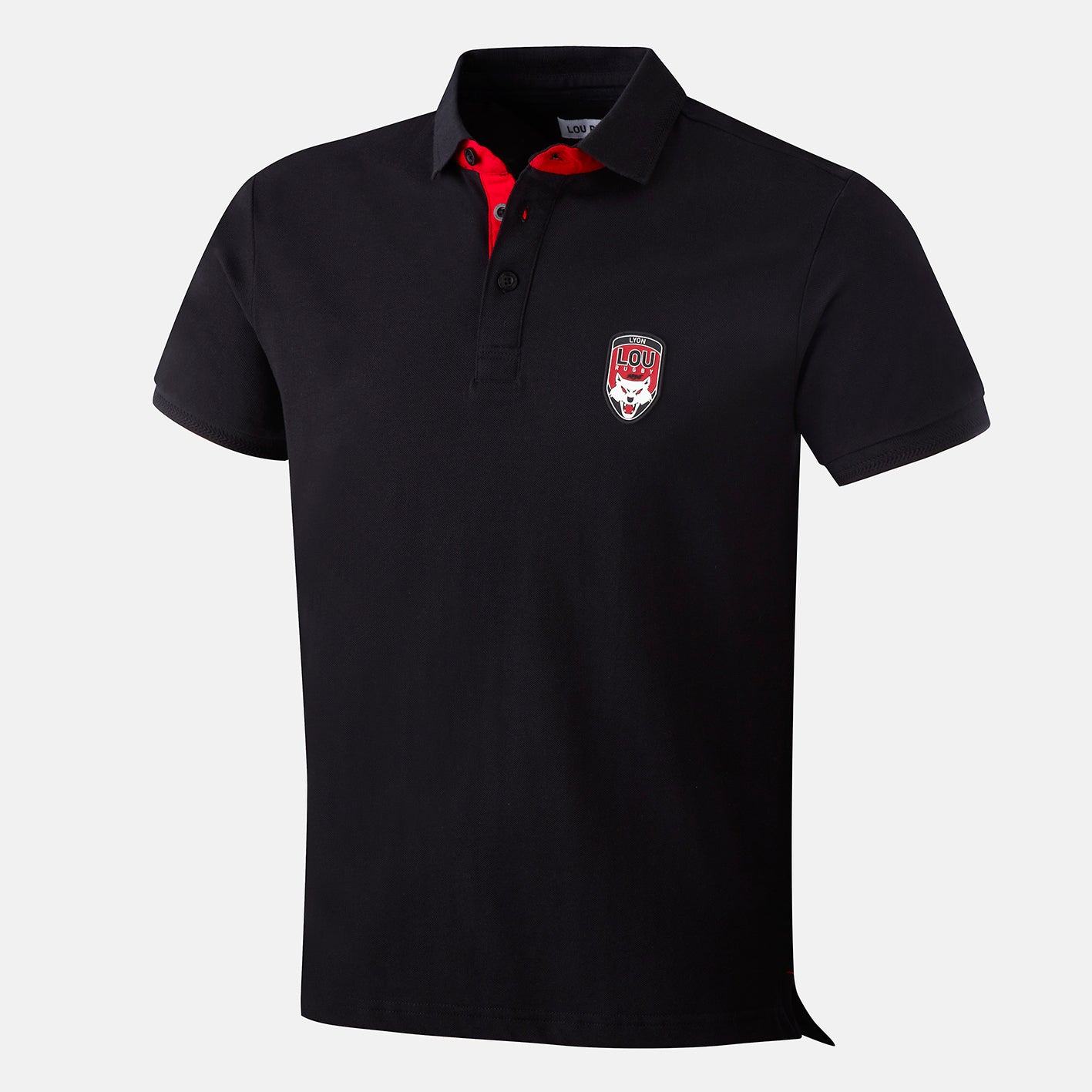 Fentes d'aisance latérales et ourlet bas du polo